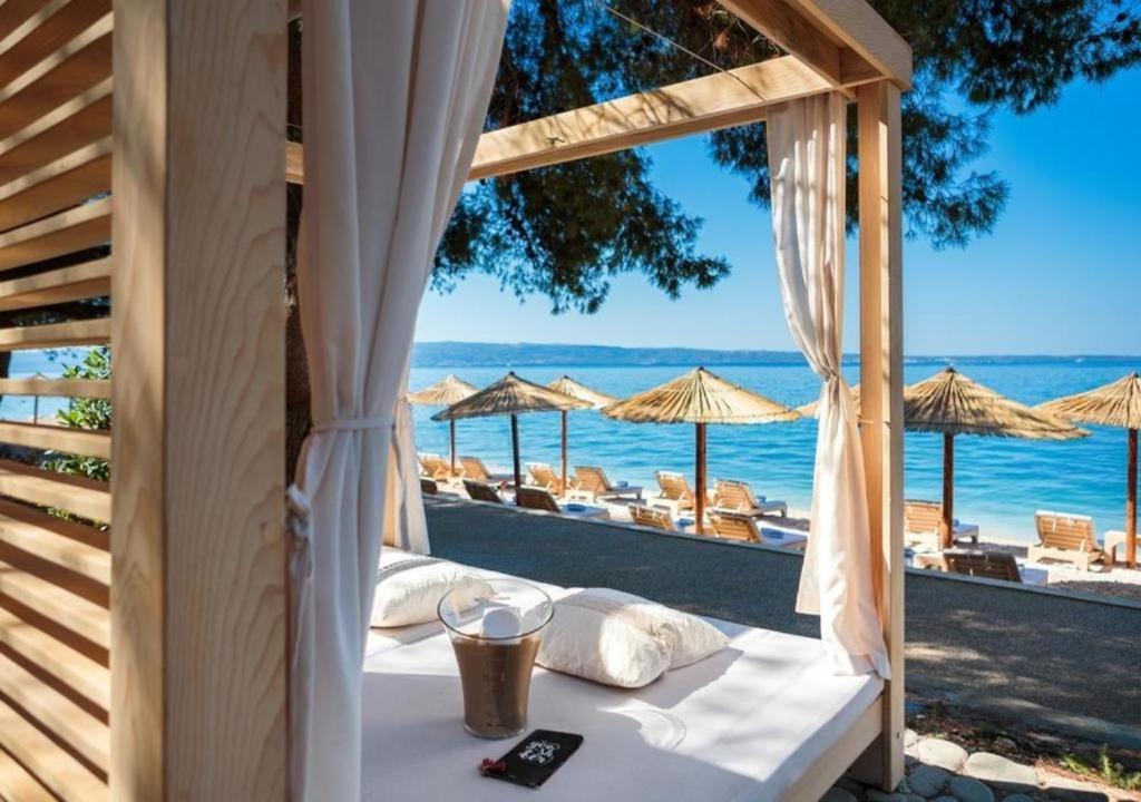 Villa J&J Apartments Residence With Swimming Pool Podstrana Exterior foto