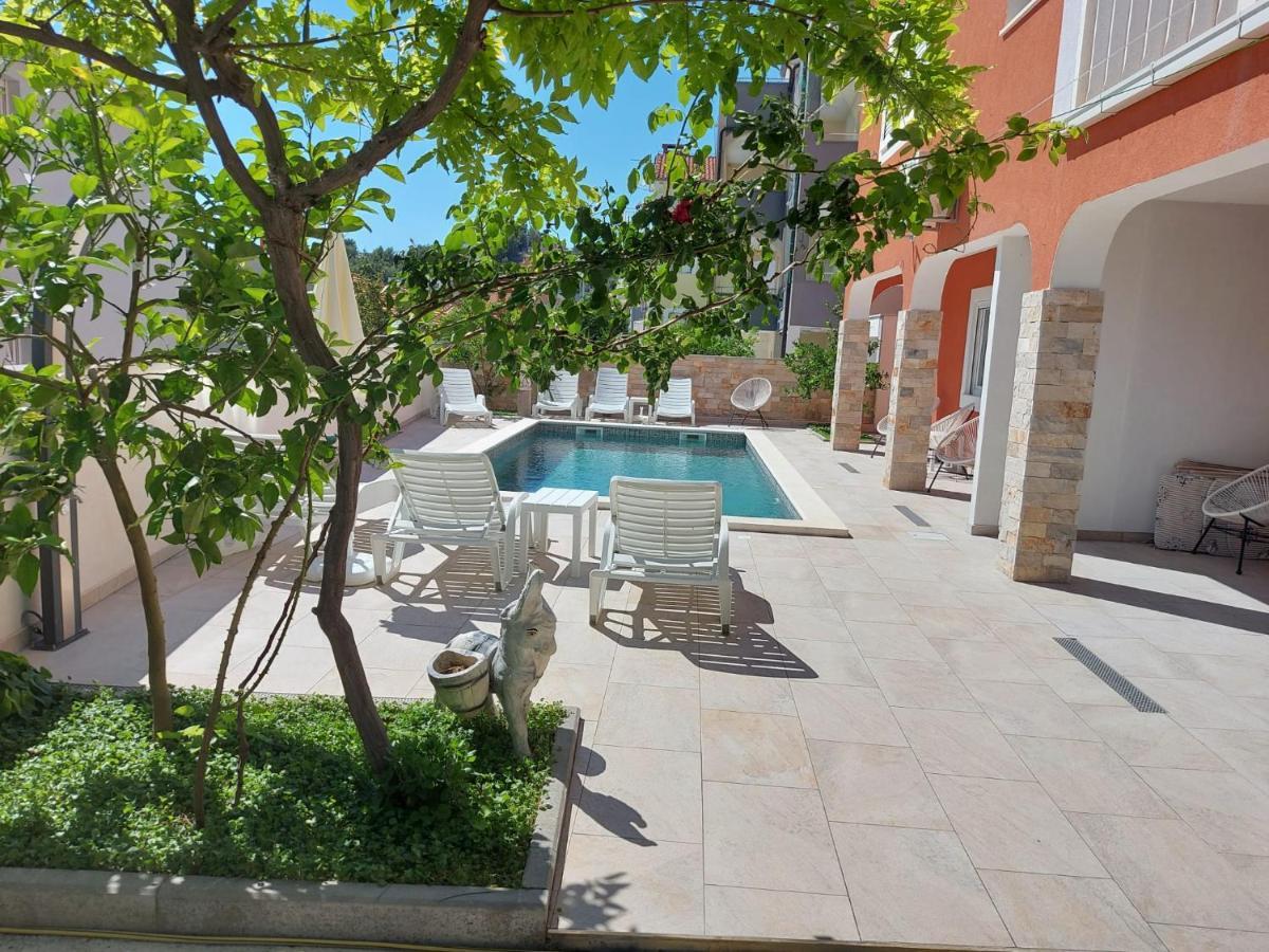 Villa J&J Apartments Residence With Swimming Pool Podstrana Exterior foto